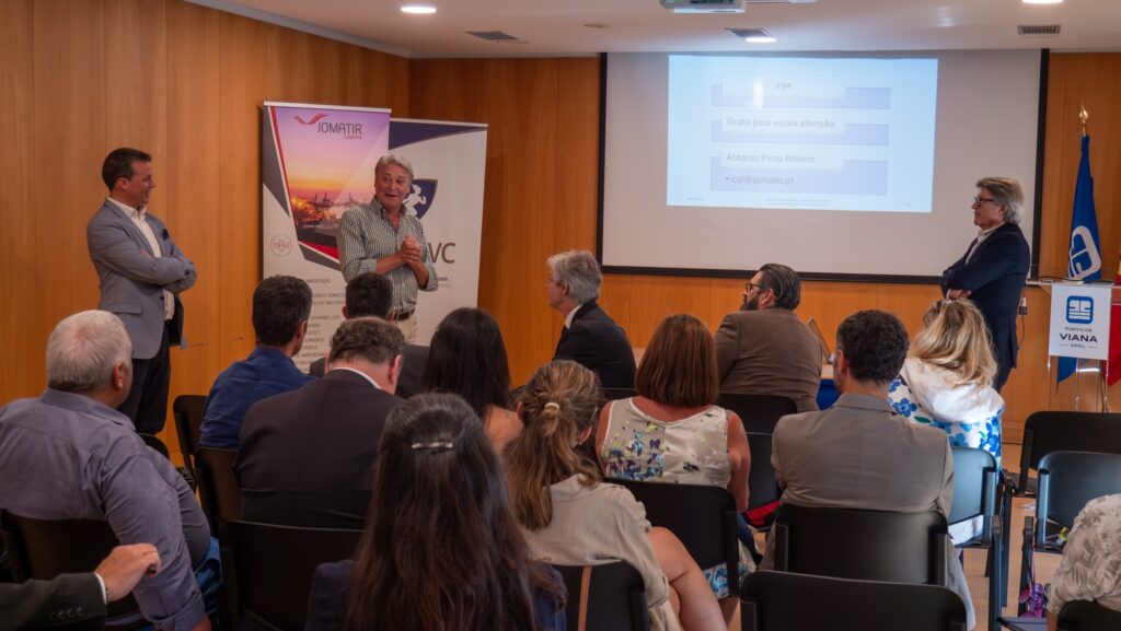 Conferência “Exportar pode não ser fácil, mas…” em Viana do Castelo, um êxito. 9 Conferência “Exportar pode não ser fácil, mas...” em Viana do Castelo, um êxito.